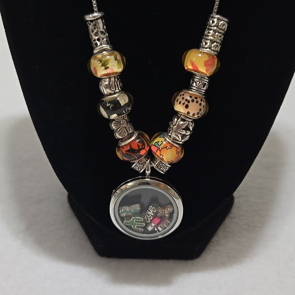 Silver Floating Charm Pendant Necklace With 40 Charms